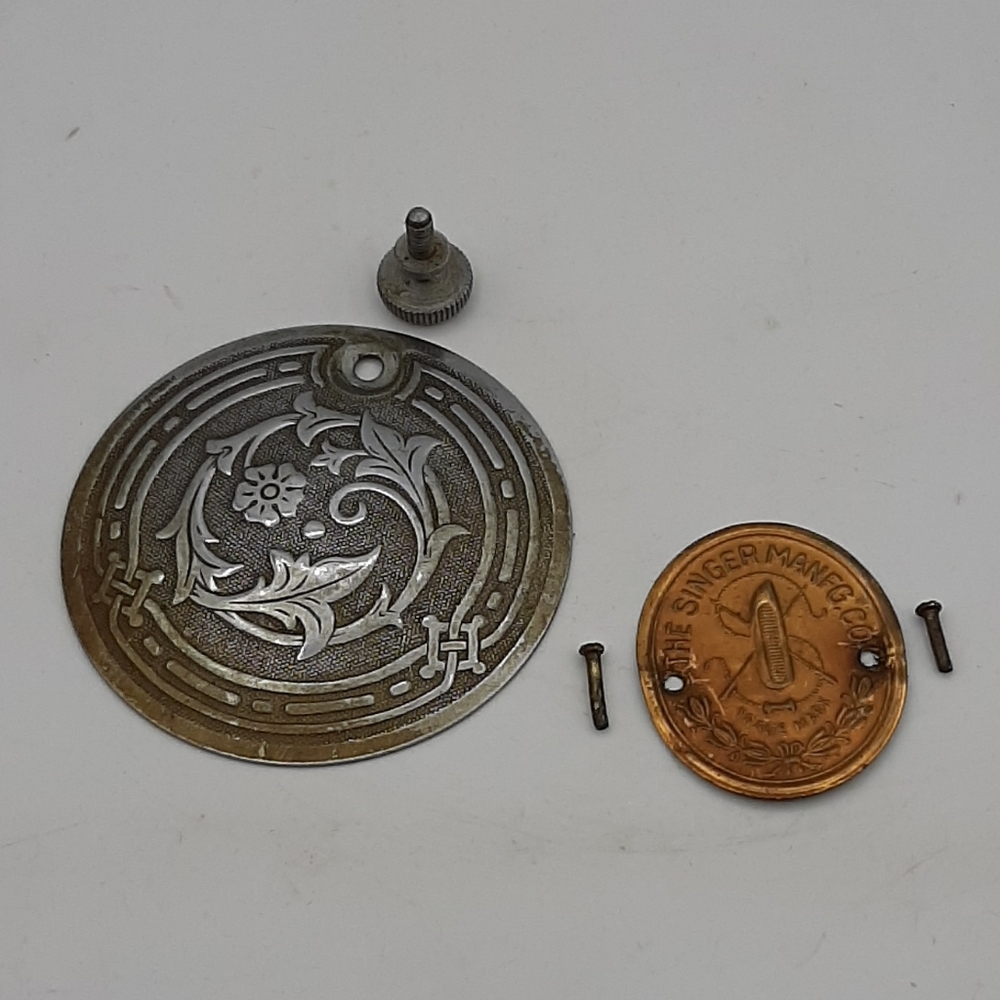 Vintage Singer Sewing Treadle Machine Scroll Cover Plate Screw & Metal Patch